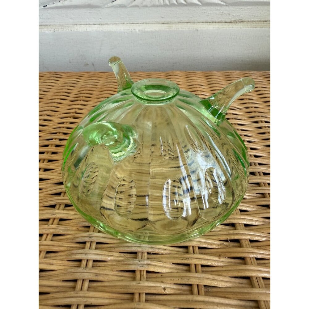 Vintage 30's Green Glass Uranium 3 Footed Rose Bowl Vase - Picture 10 of 16